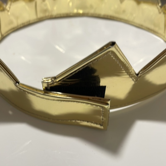 Gold Crown Adjustable (Velcro Closure) - Picture 3 of 11